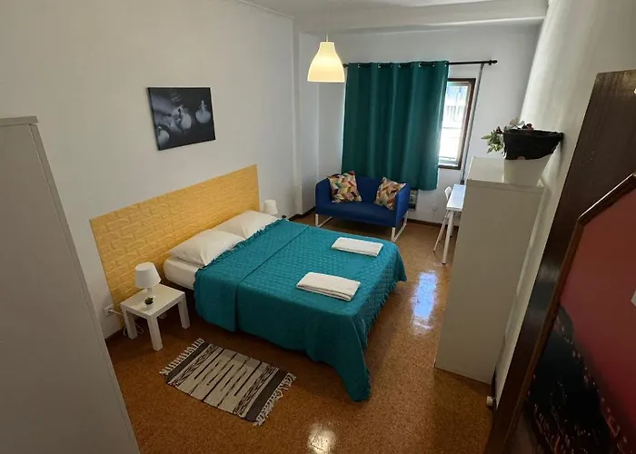 Pilar - Rua De Santa Catarina - *